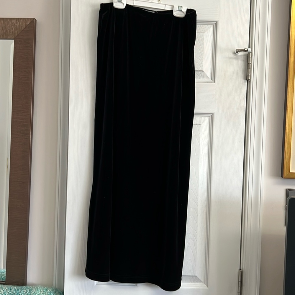 Old Navy Black Velour skirt, sz M